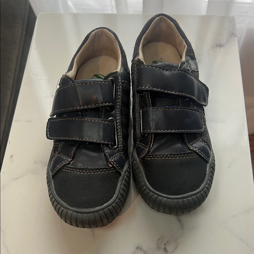 Naturino Black-Gray-Beige Kids Shoes
Toddler size European 28
Brand New
